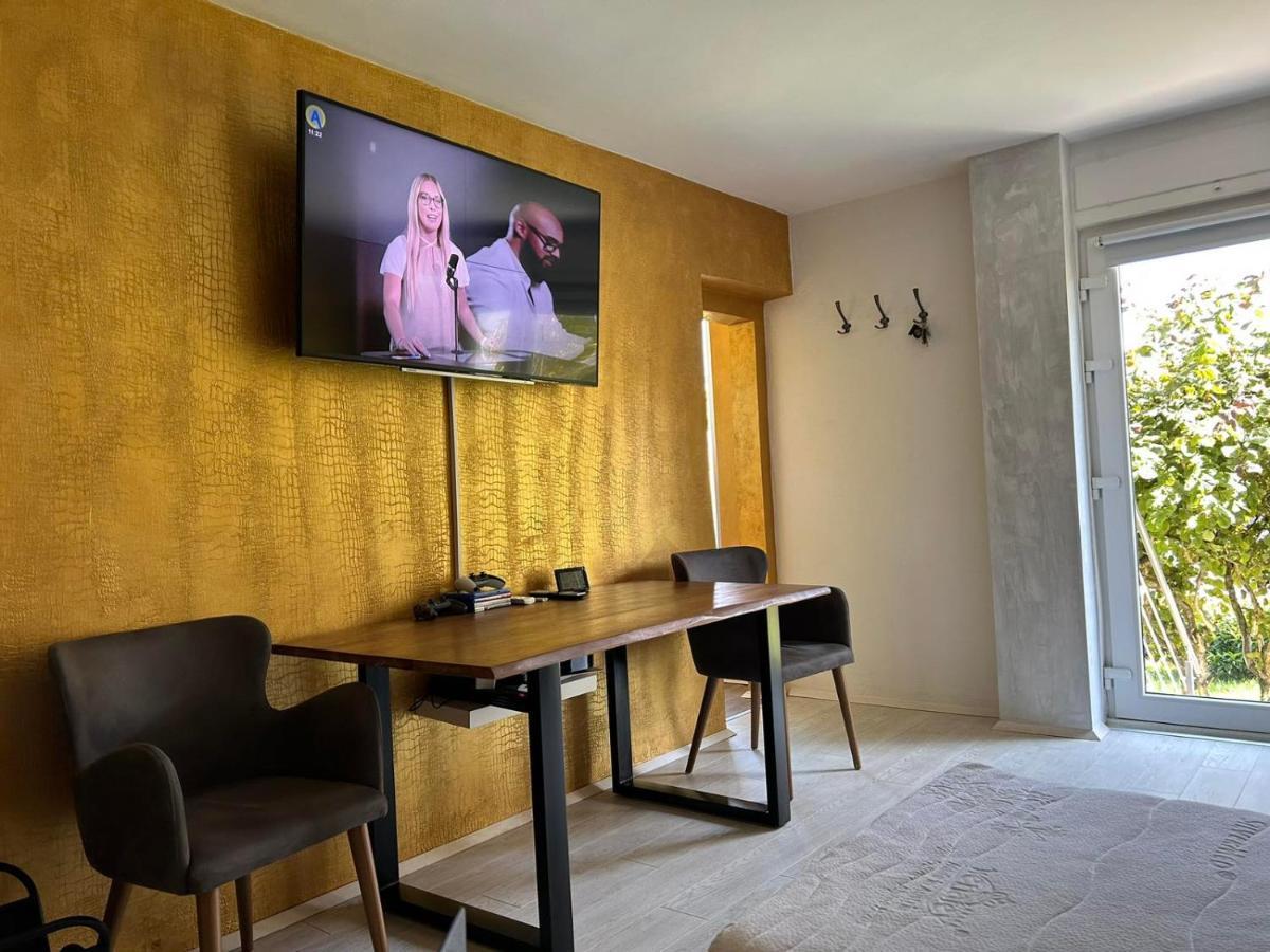 Apartment Gal Novo Mesto Ngoại thất bức ảnh