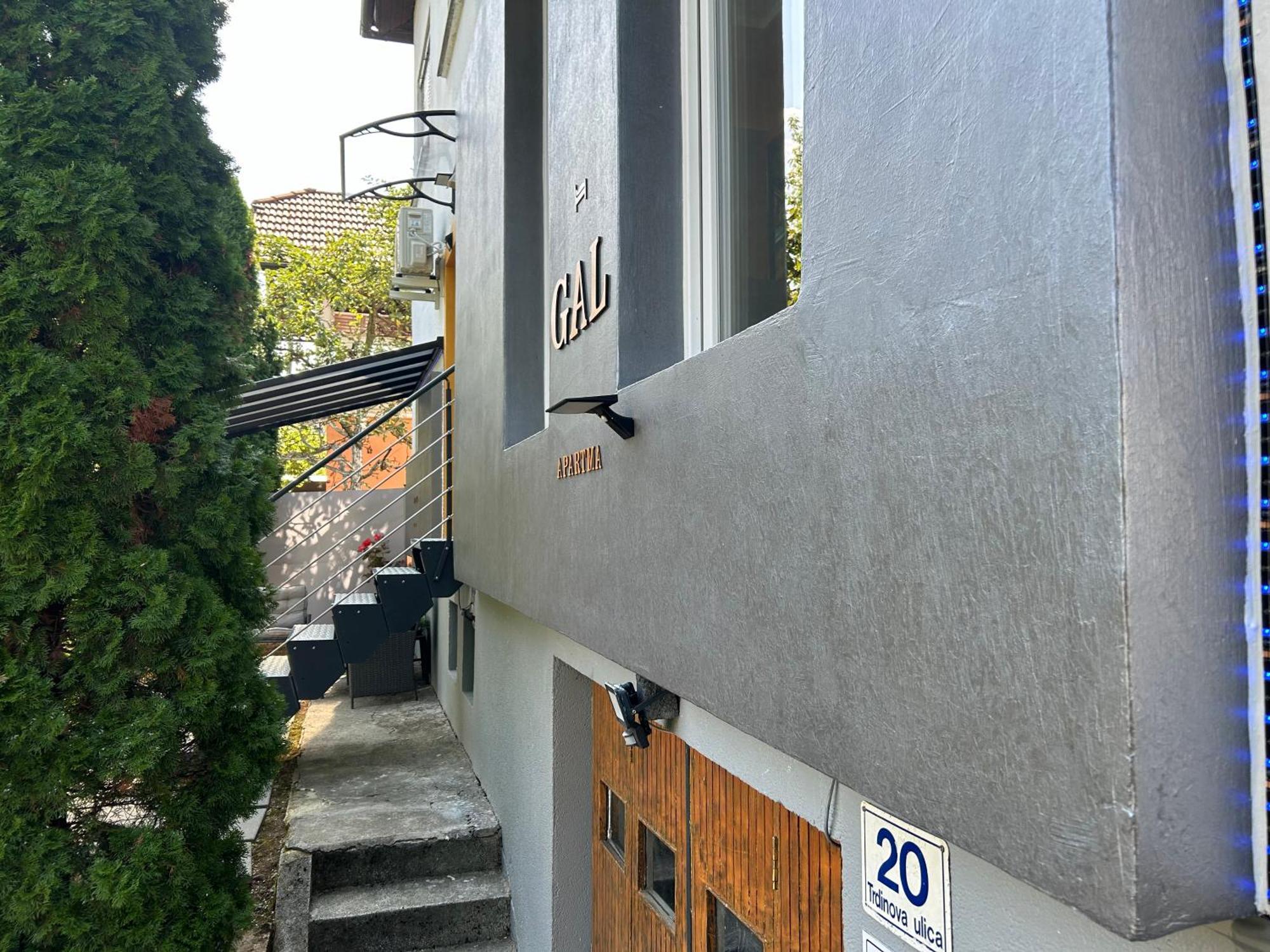 Apartment Gal Novo Mesto Ngoại thất bức ảnh